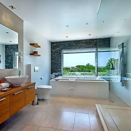 Sleeps 10 Pool Air Con *
