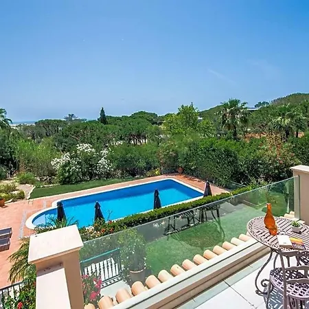 Sleeps 10 Pool Air Con Willa *