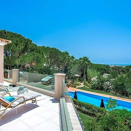 Sleeps 10 Pool Air Con Willa *