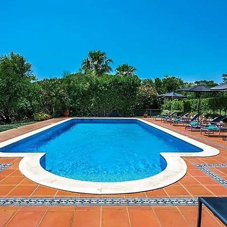 Sleeps 10 Pool Air Con فيلة